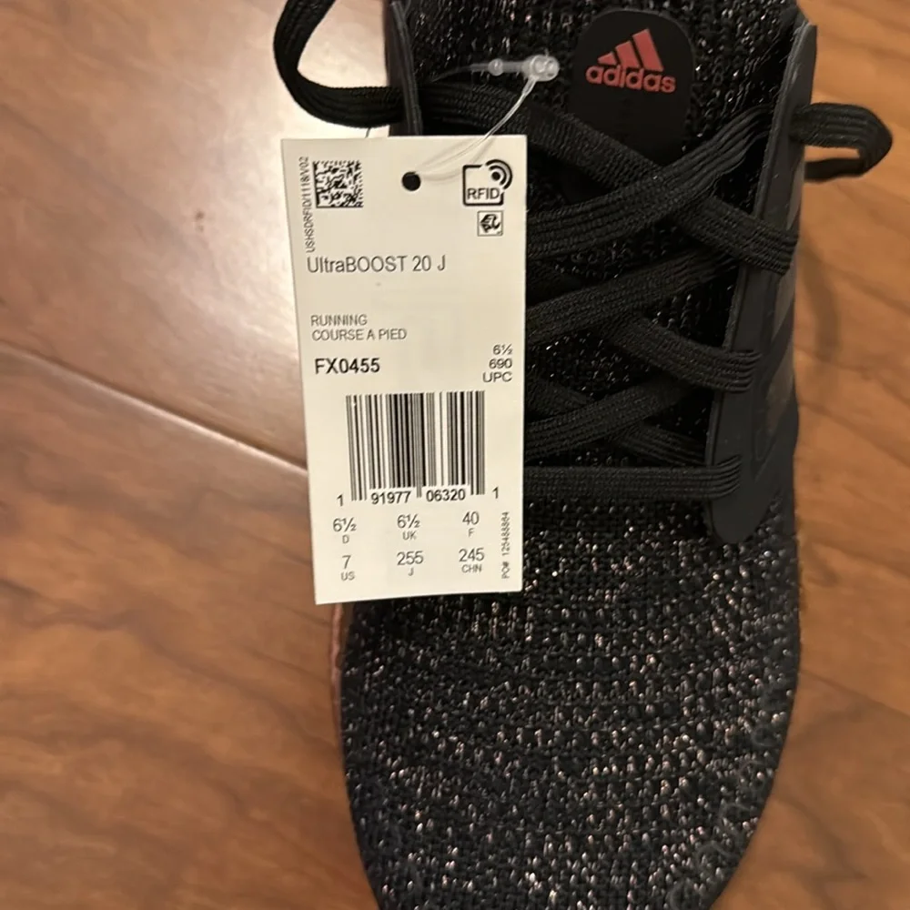 Adidas Black and purple Ultraboost 20 big kids size 6.5, Women size 8-8.5 - Picture 4 of 5